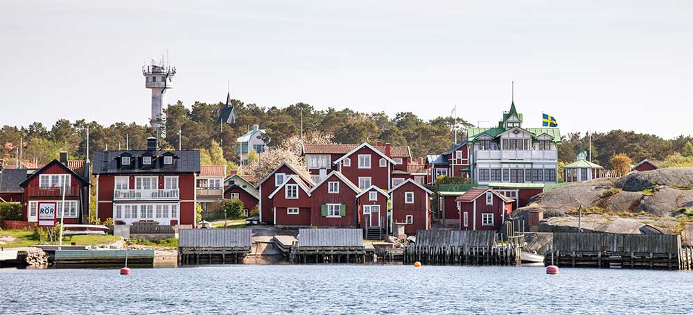 Utsiktbild över bryggor i Sandhamn